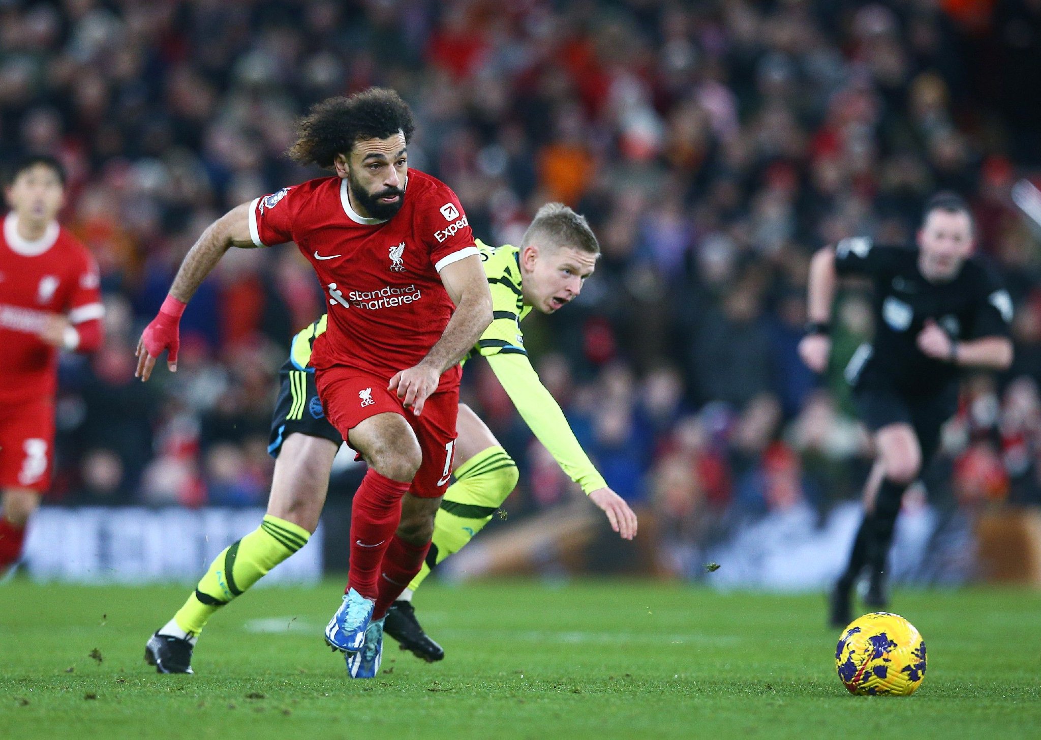 虎扑-萨拉赫遭遇十五持续失利，利物浦教练压力巨大！观众掌声雷动的简单介绍