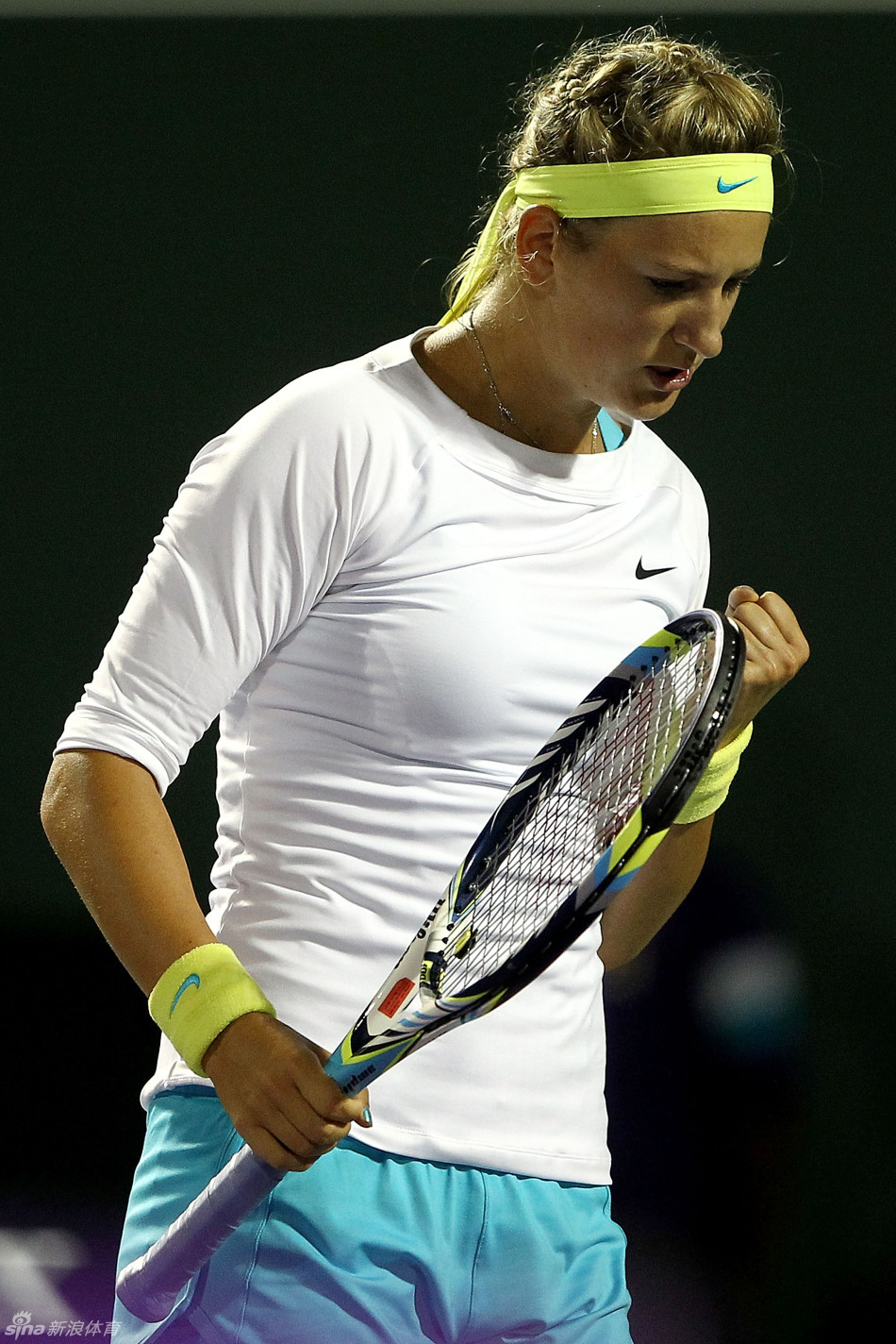 虎扑体育-阿扎伦卡迎来十赛季高光表现，德国队球迷沸腾！的简单介绍