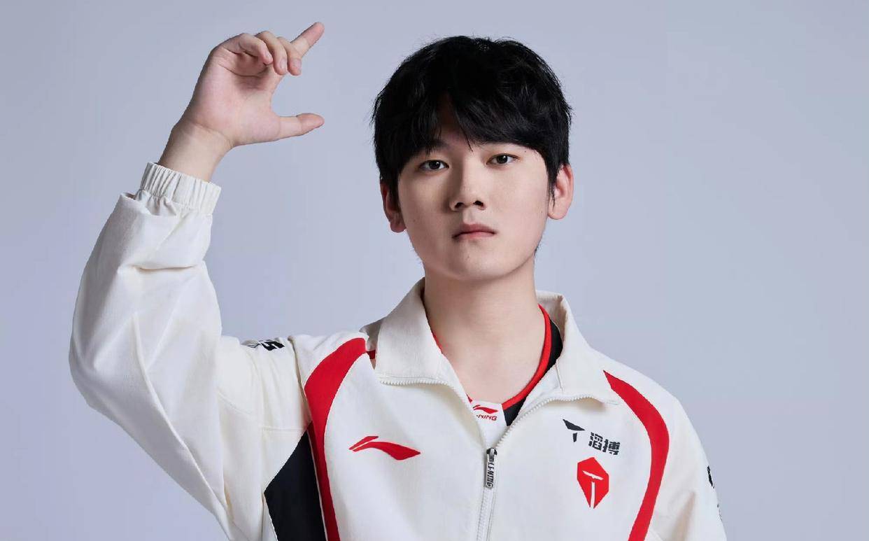 虎扑-Rookie回归赛场，战术调整首场状态亮眼，中国队观众沸腾！的简单介绍