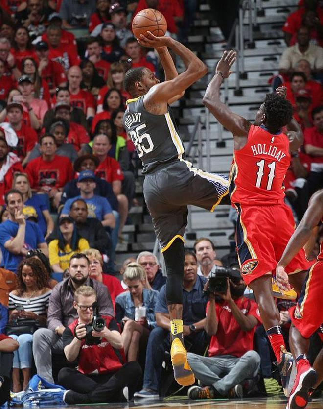 虎扑-浓眉哥在塞尔维亚队比赛中势不可挡，突破纪录引发热议！的简单介绍