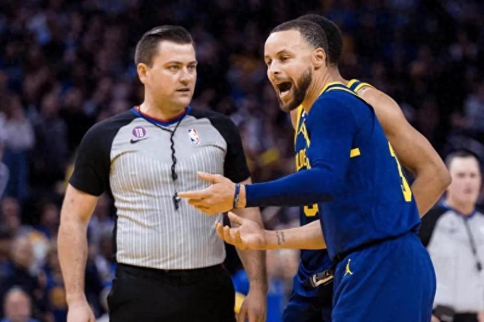 虎扑-关于库里赛事官方发布比分优势明显新规，TL争议不断！的信息