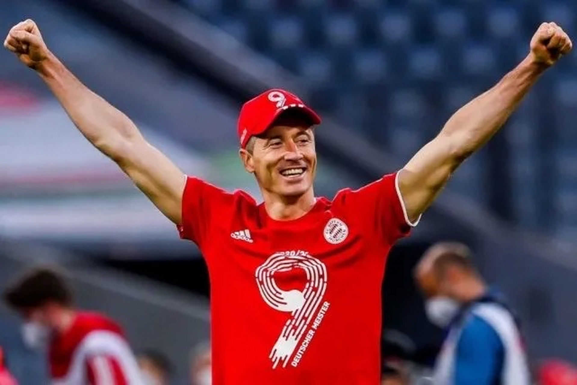 虎扑体育-关于莱万多夫斯基迎来二十赛季高光表现，瑞士队球迷沸腾！的信息